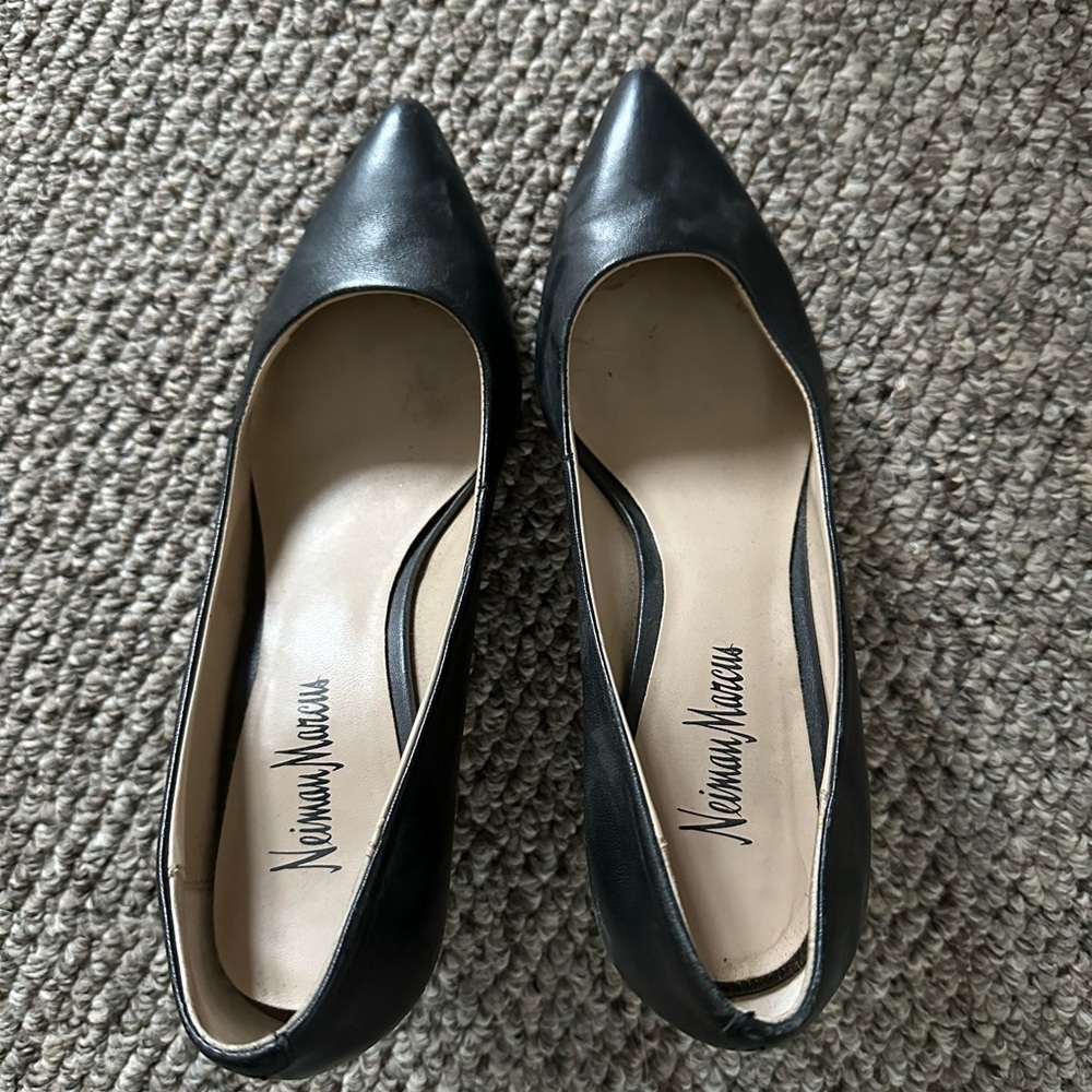 Neiman Marcus Black Leather Heels, size 8M, GUC